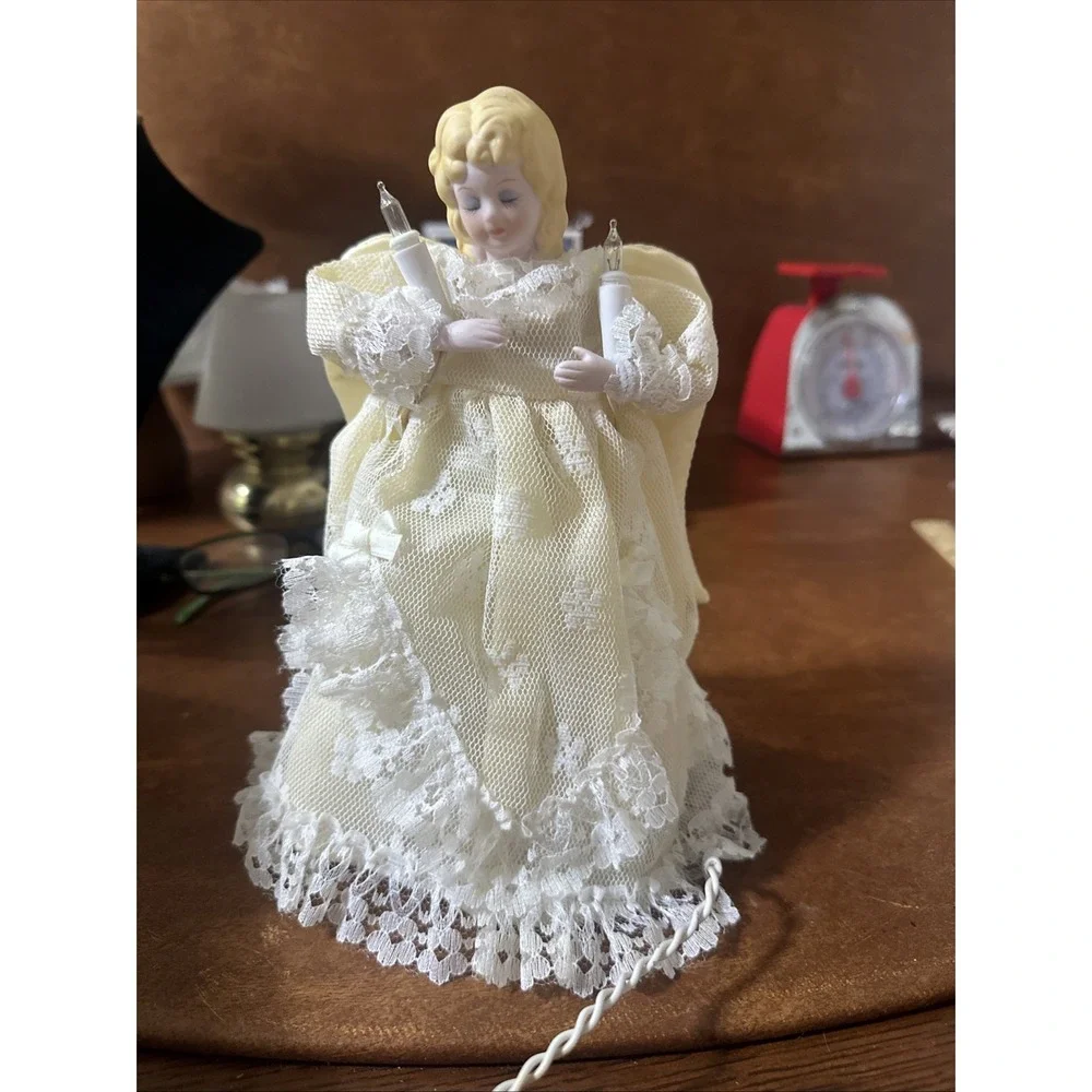 Angle Tree Topper Christmas VTG Twinkller Lights Ivory Lace Dress 8.5